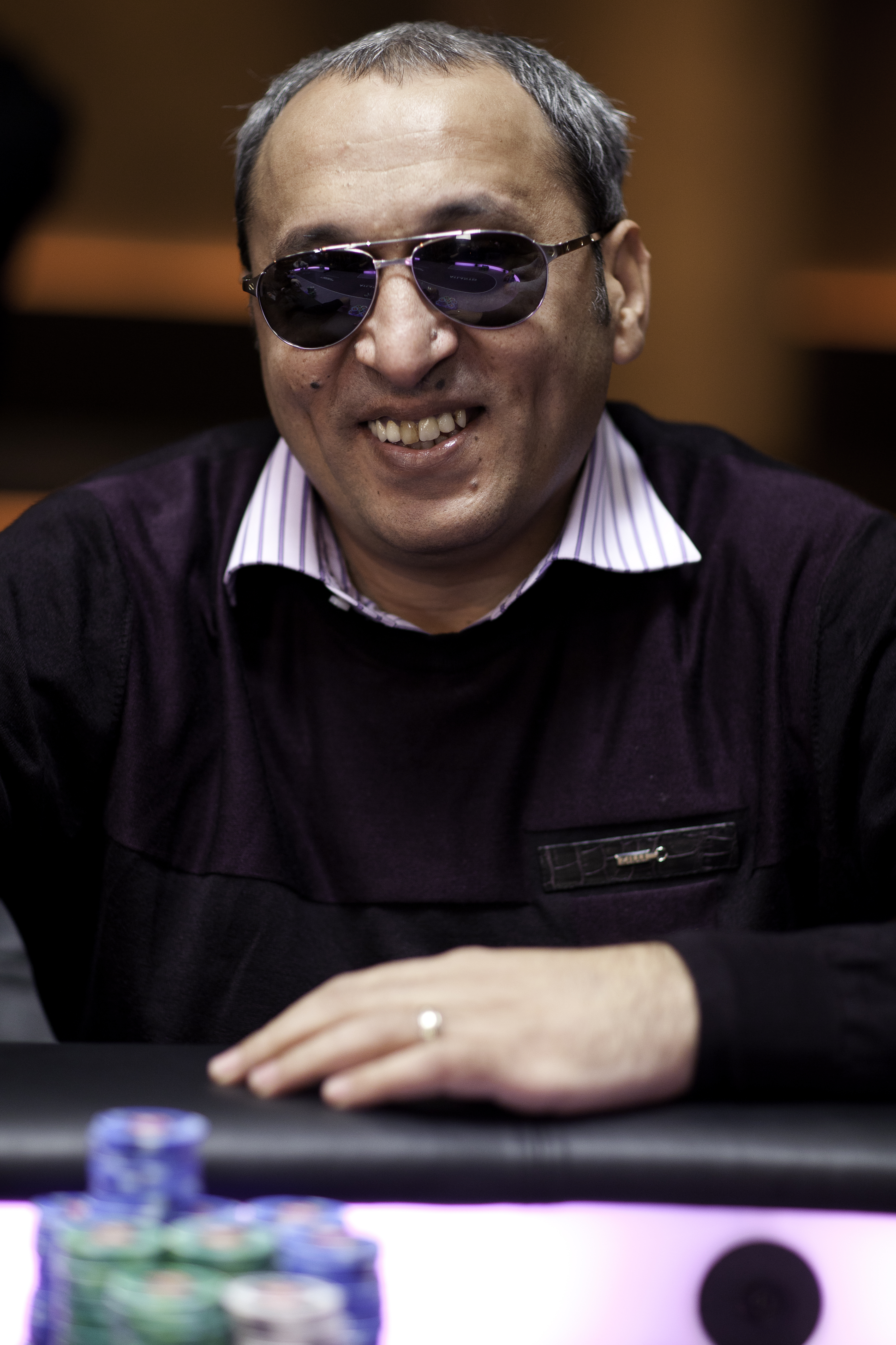 Ce s-a ales de omul care l-a învățat poker pe Pițurcă și ce s-a întâmplat după ce a câștigat un premiu de 1.350.000 $. ^Fratele lui făcea parte din gruparea Tarzan, care trafica prostituate, și e la pușcărie! Povești cu Piți de la jocurile de noroc