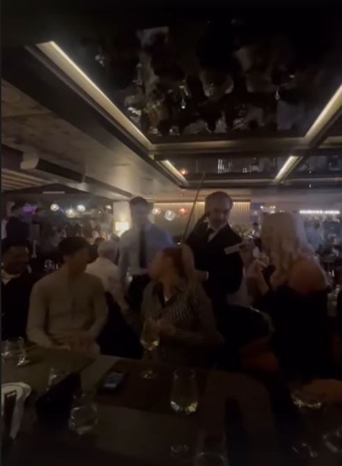 Anamaria Prodan a sărbătorit victoria lui Ronald Gavril. Impresara a dat bani la lăutari pentru iubitul ei: „Este viața mea”
