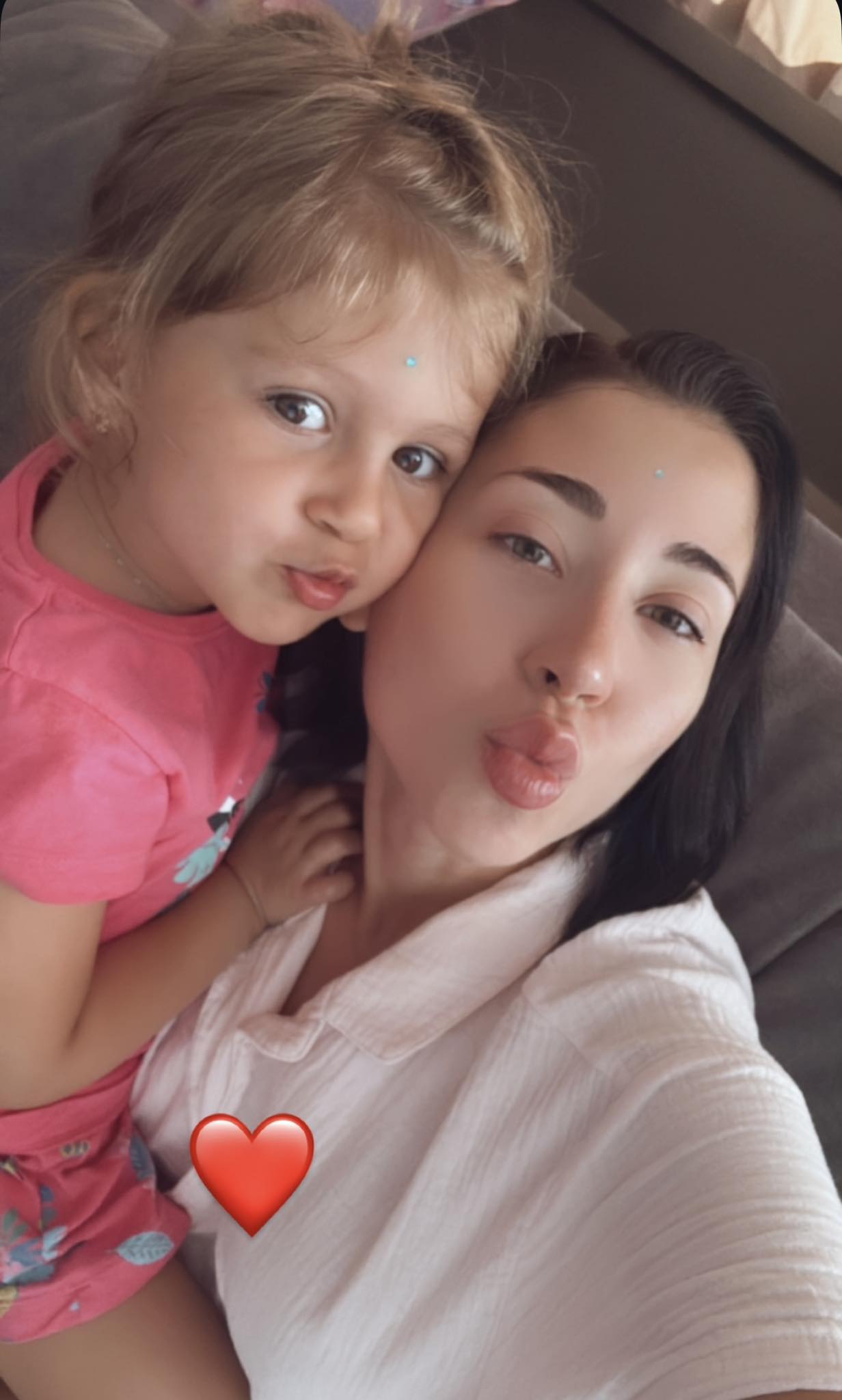 Ce educație îi oferă Nicole Cherry fiicei sale, Anastasia: „Să știe că sunt și prietena ei, dar și mama ei”. Cum s-a schimbat de când a devenit mamă