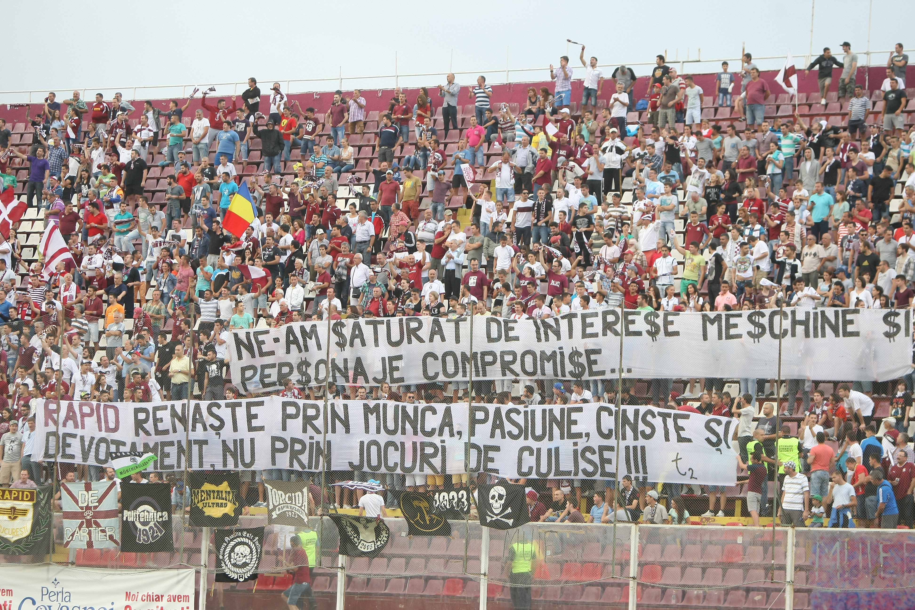 VIDEO / Rapid - ”U” Cluj 2-1. Nebunie în Giuleşti: demisie salvată în prelungiri