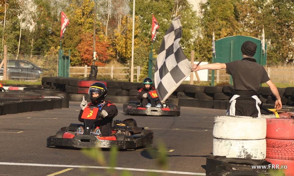Stejarii s-au distrat la karting, în aşteptarea meciului cu naţionala Canadei, marți, ora 18:45 / GALERIE FOTO