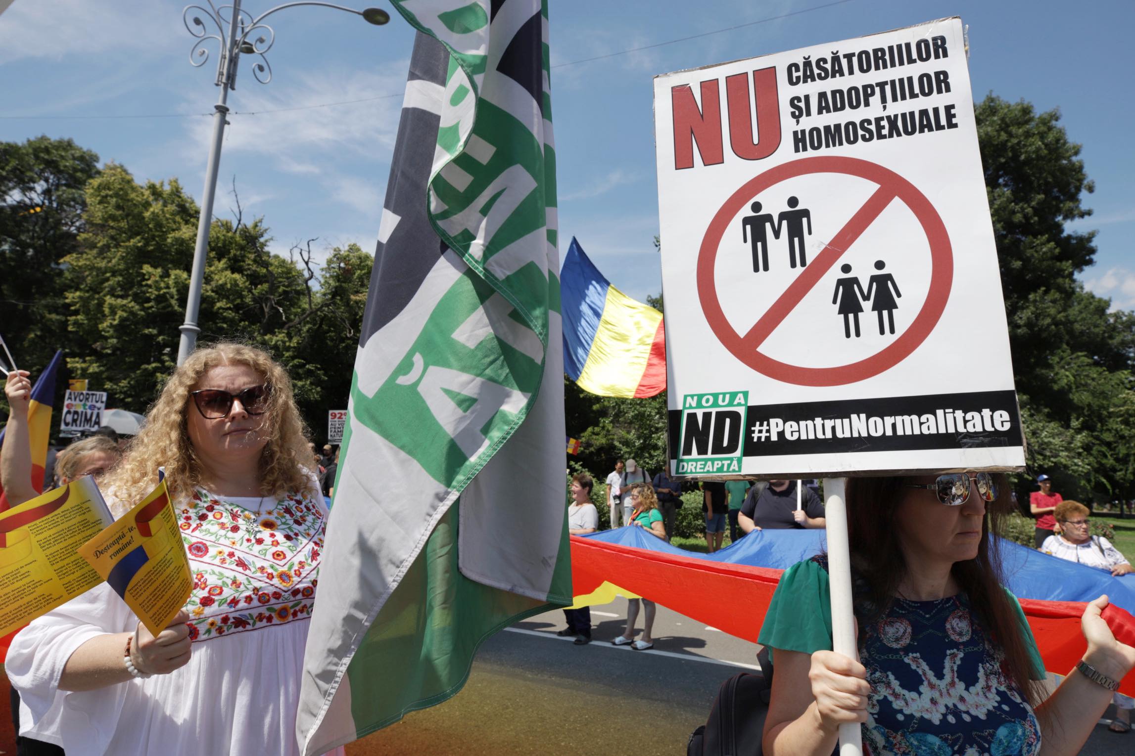 Aproape 25.000 de oameni au participat la Bucharest Pride, la câteva ore după ce 150 de persoane au luat parte la „Marșul normalității”