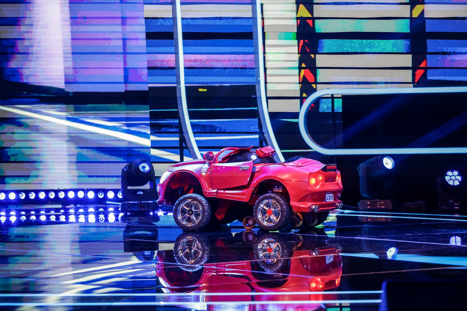 Jurații „iUmor”, față în față cu un număr unic în lume. „A fost spectaculos!“. Câți bani a investit artistul străin în proiectul său de suflet