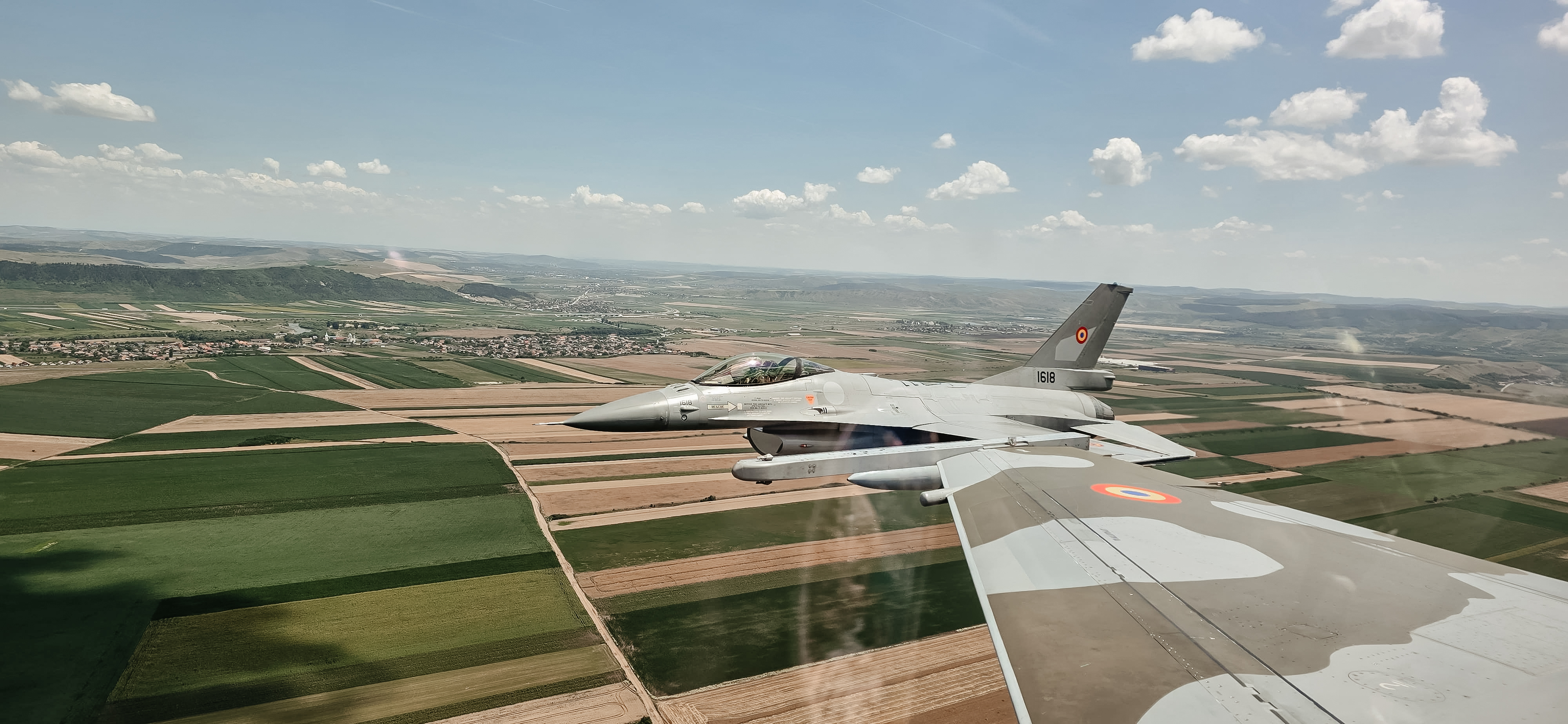 Alte trei avioane F-16 cumpărate din Norvegia au ajuns în România. Cât au costat avioanele care fac tranziția spre F35