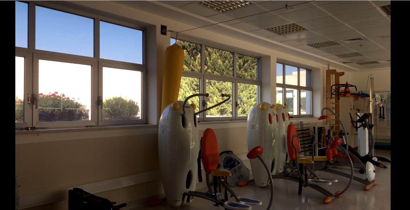 Pensionar originar din România, voluntar la Spitalul de pediatrie Alyn, din Ierusalim: ”Am vrut să fac ceva semnificativ și aici e un loc bun!” | VIDEO