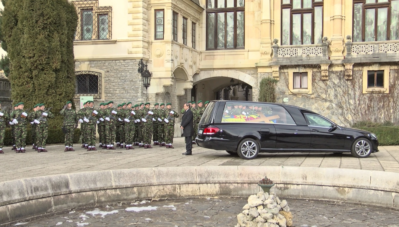 VIDEO/Amintirea Regelui Mihai bântuie Peleșul. ”Pentru noi, oamenii de rând, era lucru mare să fie aici”