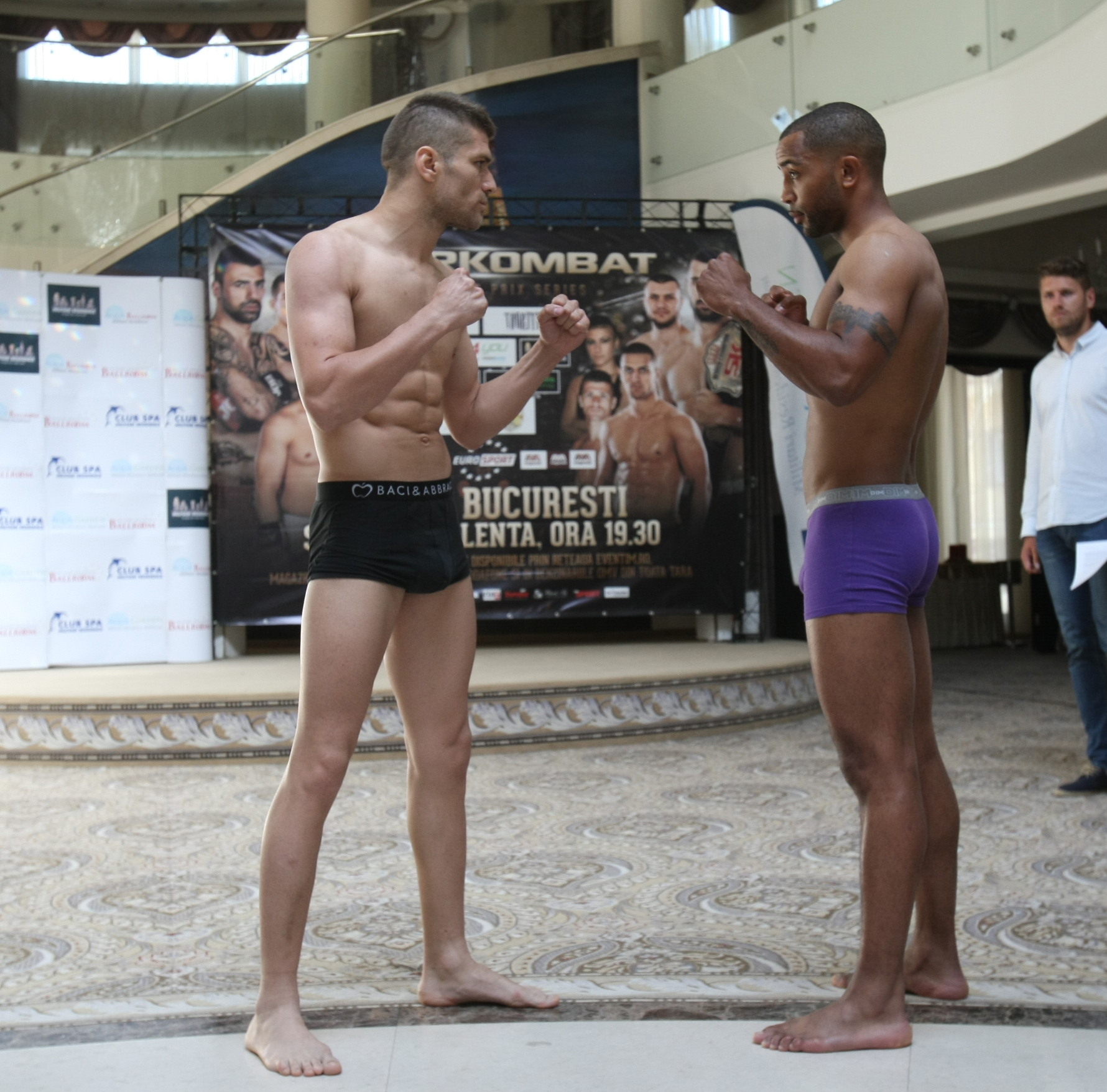 Luptătorii de la Superkombat București au trecut cu bine de proba cântarului oficial / GALERIE FOTO