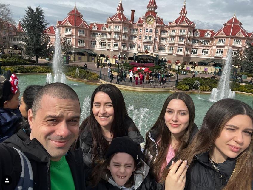 Amalia Năstase s-a mutat în casă nouă împreună cu familia ei. A renunțat la vechea vilă: „E mai mică curtea, dar avem și piscină”