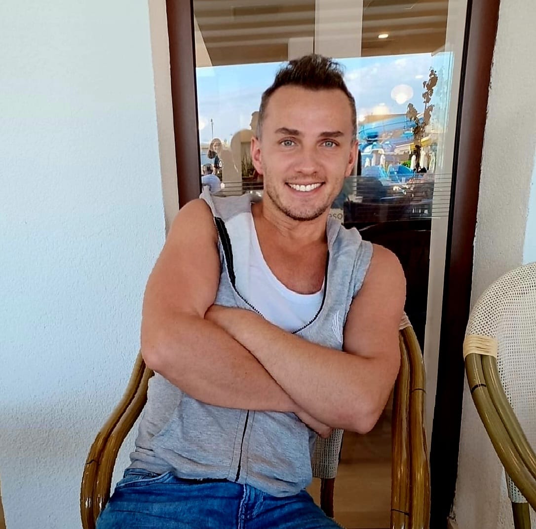 Mihai Trăistariu a vorbit deschis despre fotografiile îndrăznețe postate pe internet: „Fac o nebunie, ca să revin în atenția presei”