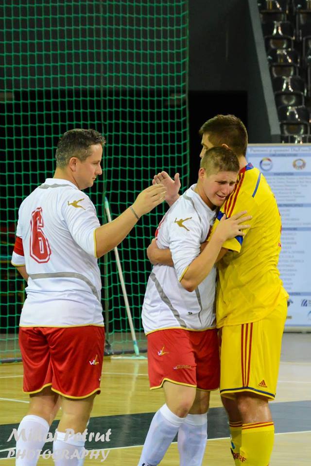 Disperarea medicului ce se ocupă de românii care au cucerit Europeanul de fotbal pentru diabetici: ^”Nimeni nu ne bagă în seamă! Am solicitat și Federația, și Ministerul, dar n-au trimis pe nimeni nici la premiere!”. Mai are nevoie de 27.000 de euro pentru acoperirea cheltuielilor cu organizarea de la Cluj-Napoca