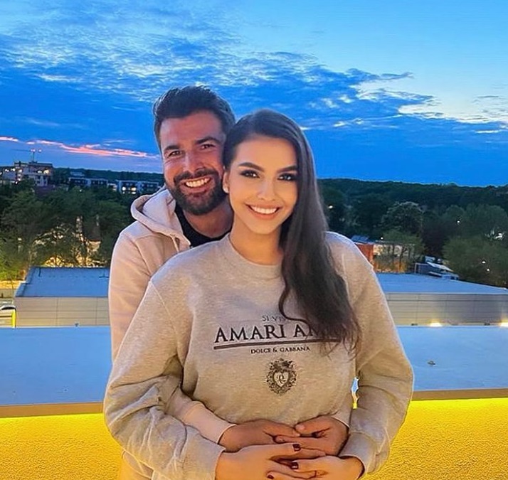 Adrian Mutu, declarație de dragoste pentru soția Sandra. Ce a transmis la 5 ani de la cununia lor religioasă