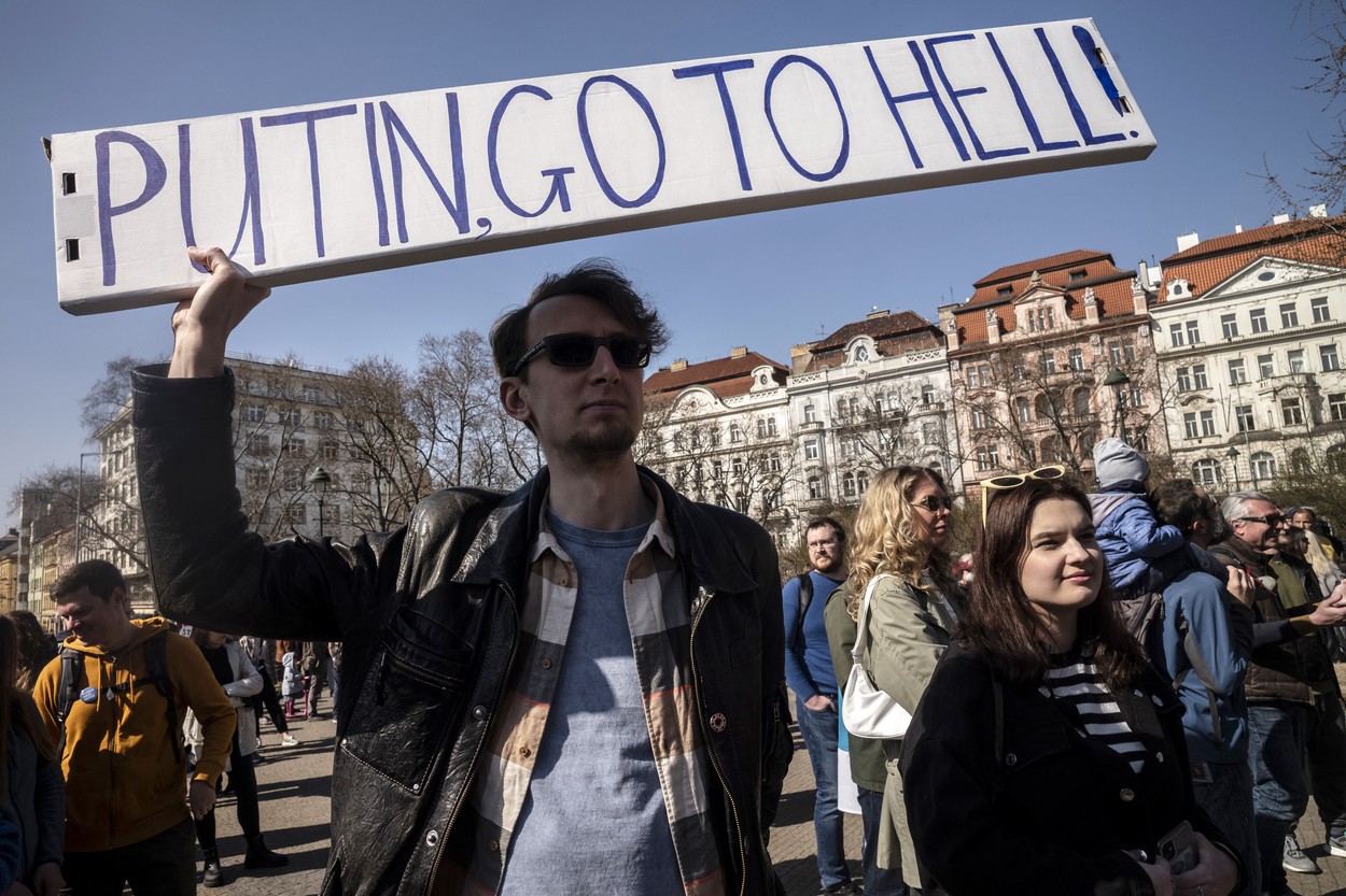 Comunitatea rușilor din Cehia, mesaje dure împotriva lui Putin la protestul antirăzboi organizat sâmbătă în Praga