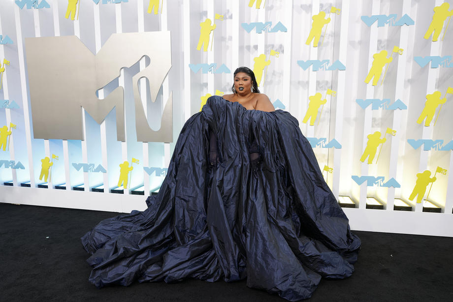 Ținute extravagante MTV VMA 2020. Taylor Swift, în cea mai îndrăzneață ținută a sa