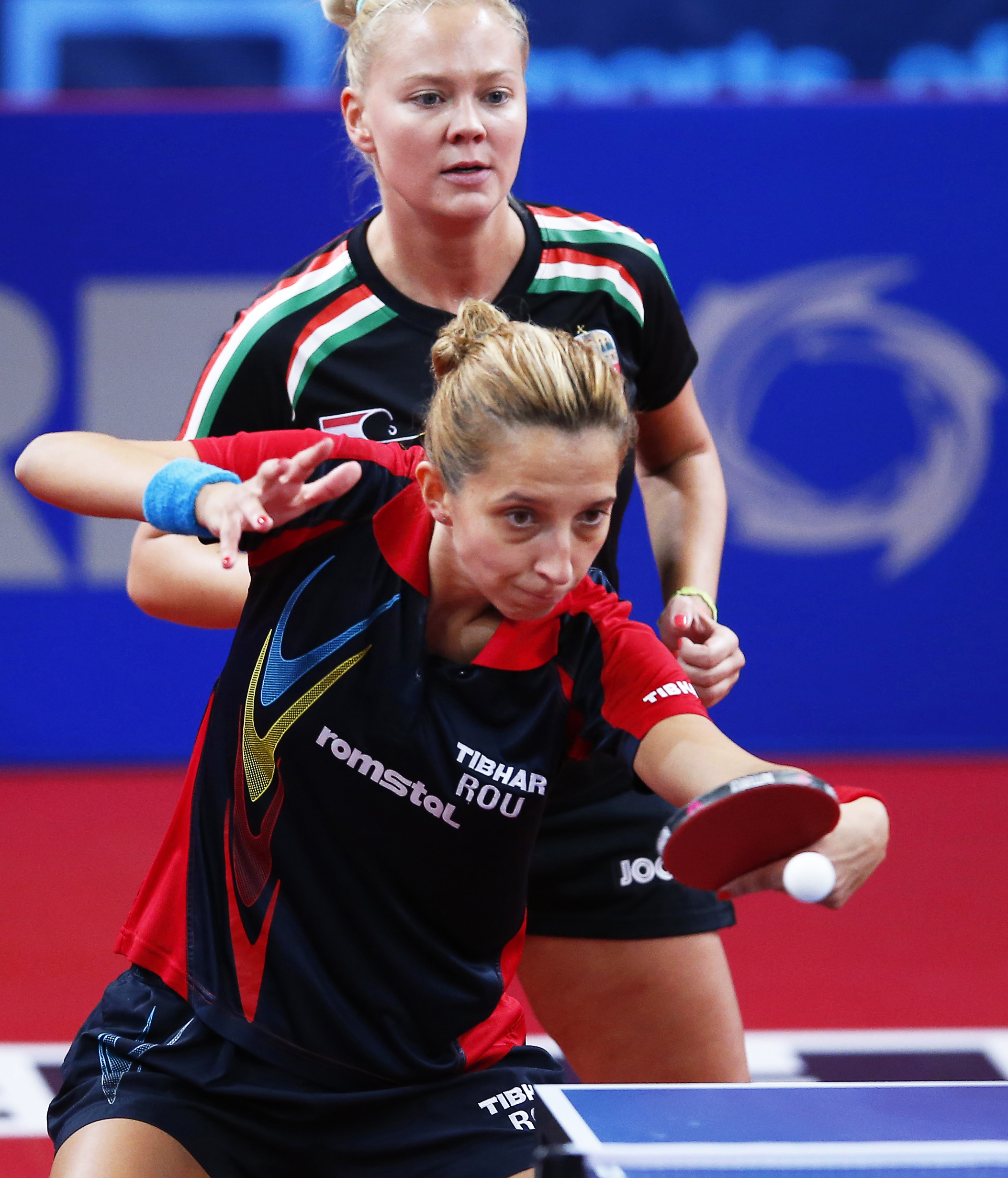 Eliza Samara a fost timidă, dar s-a tratat și a ajuns mare sportivă. Terapie cu medalii! ^Antrenorii săi vorbesc despre lungul drum al ”reginei” de la tenis de masă de la tulburările de vorbire din copilărie și emoțiile nestăvilite la titlul continental
