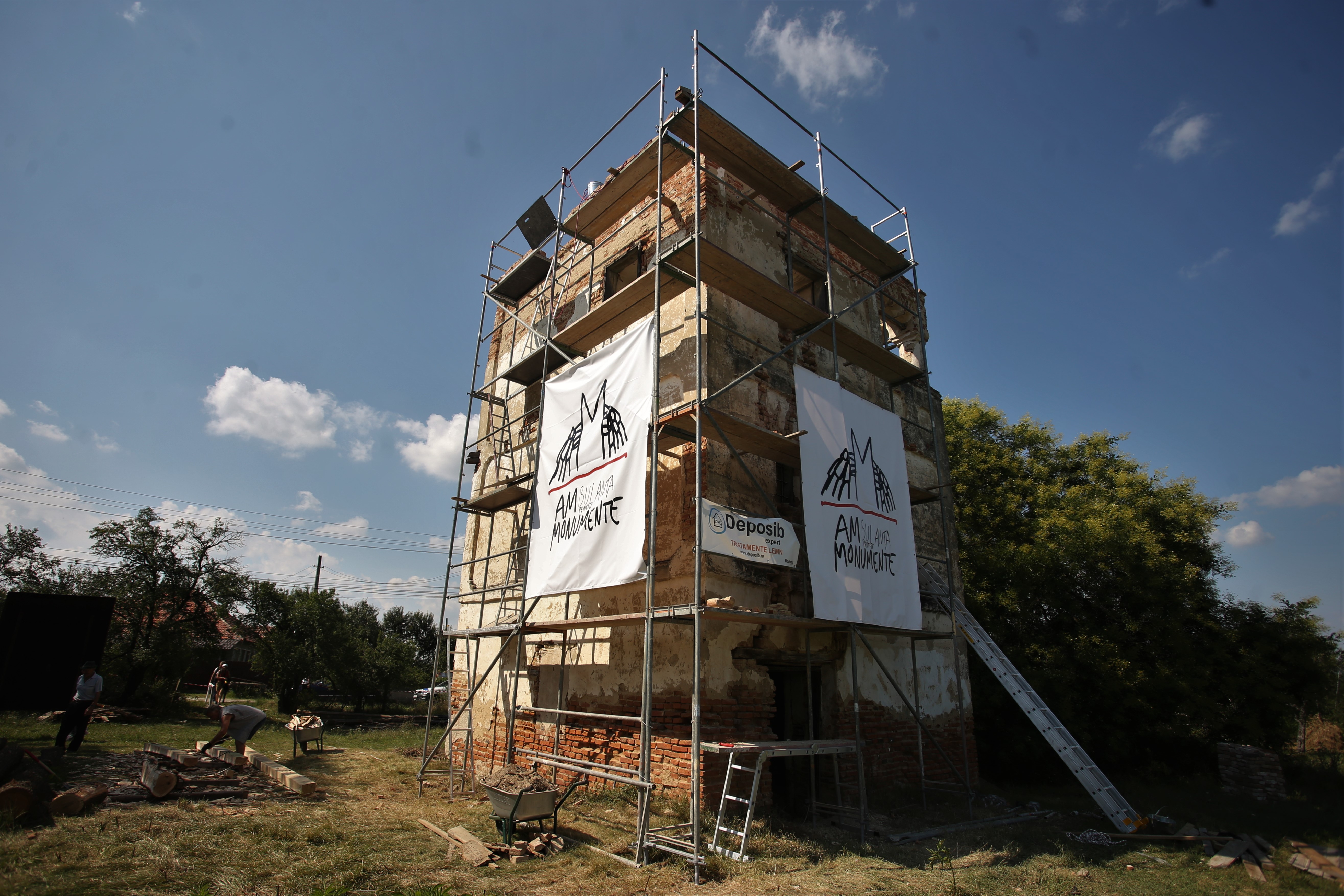 Ambulanța pentru Monumente resuscitează clădirile istorice aflate în paragină din toată țara. ”Sunt rădăcinile noastre”