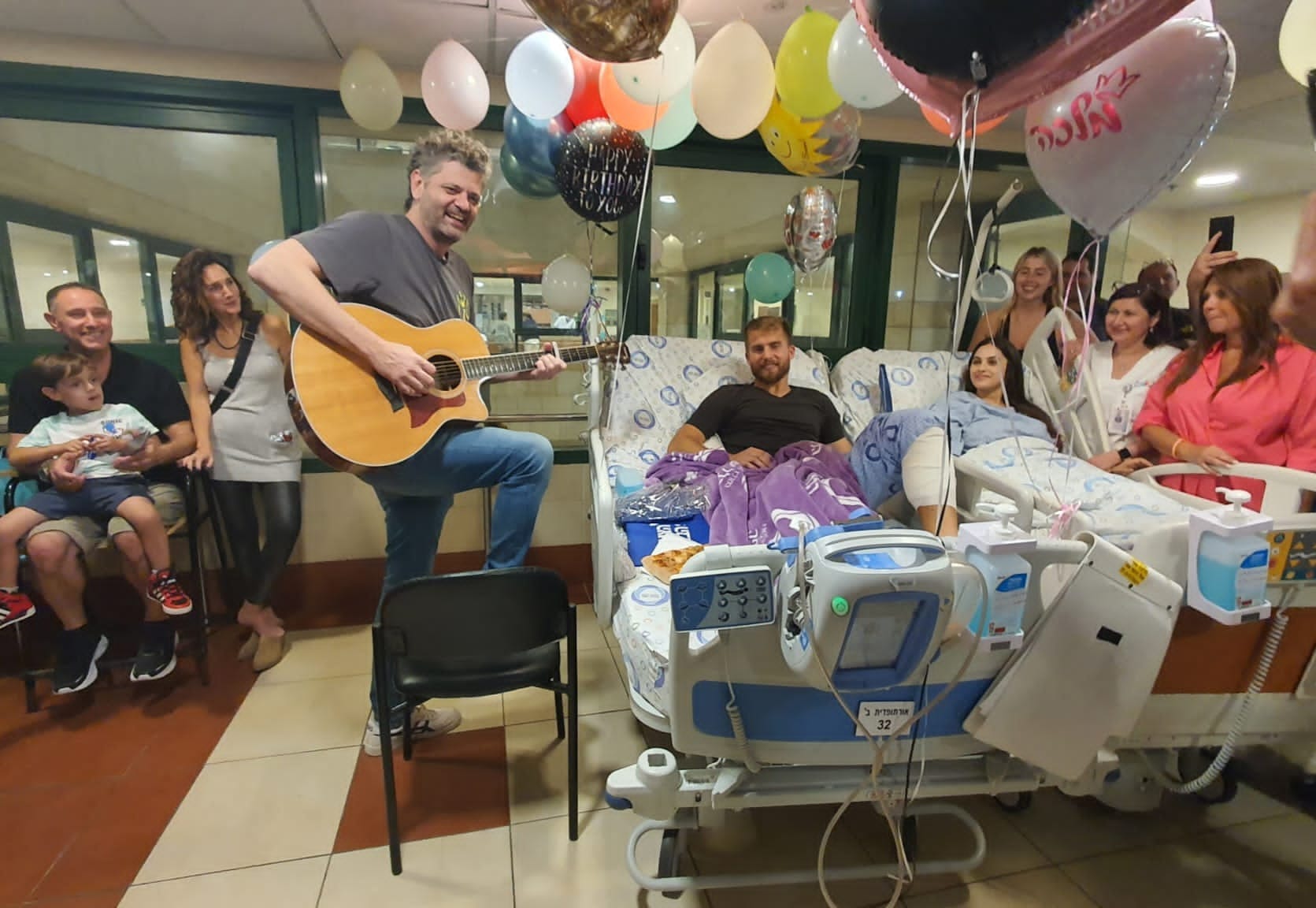 Împușcați împreună, internați împreună, salvați împreună. Povestea cuplului schilodit în masacrul Hamas care s-a ținut de mână și pe patul de spital