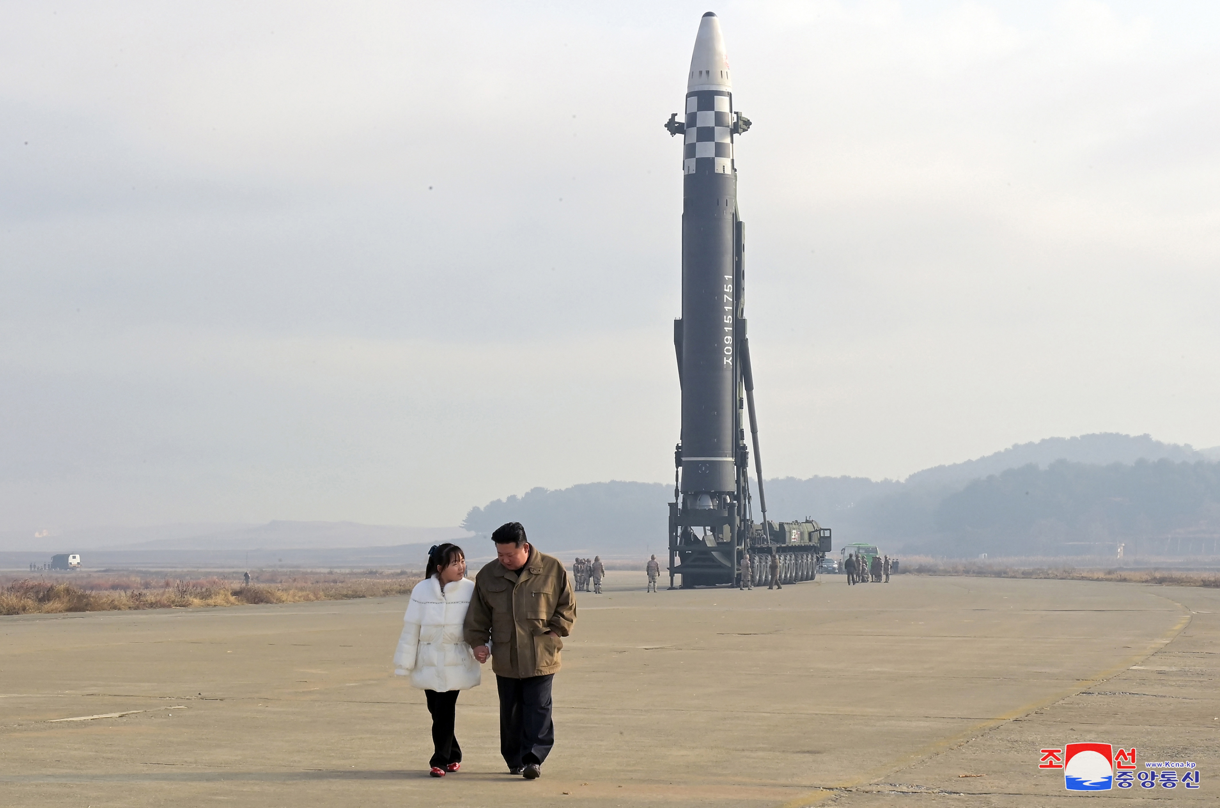 Premieră în Coreea de Nord. Kim Jong-un, alături de fiica lui, în public. Mesajul din spatele apariției