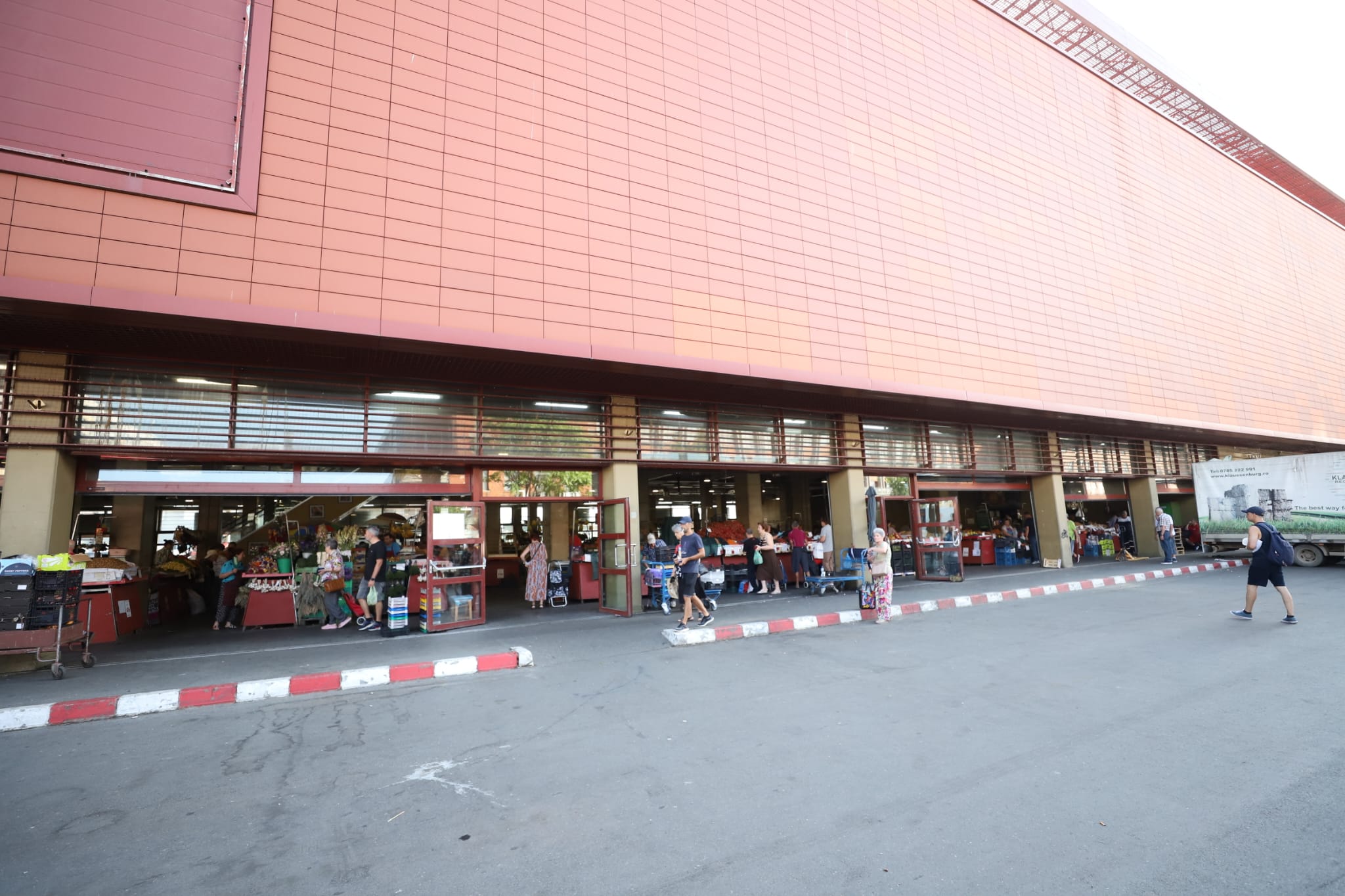 Crângași, Drumul Taberei și Obor: cât costă vinetele, gogoșarii, ardeii și ceapa pentru zacuscă, în București