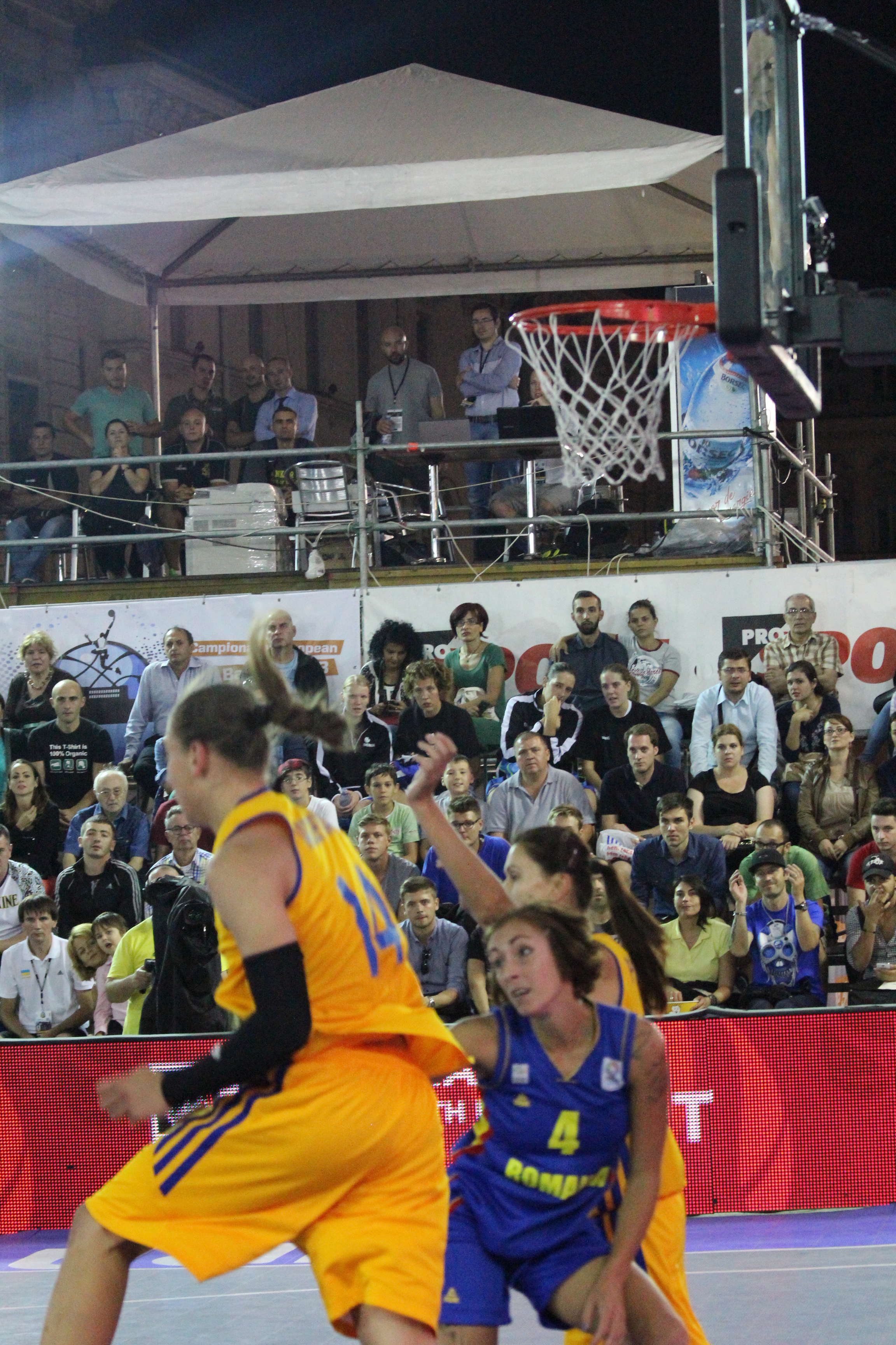 GALERIE FOTO / Echipele României au obţinut victorii pe linie în prima zi a Europeanului de baschet 3x3 