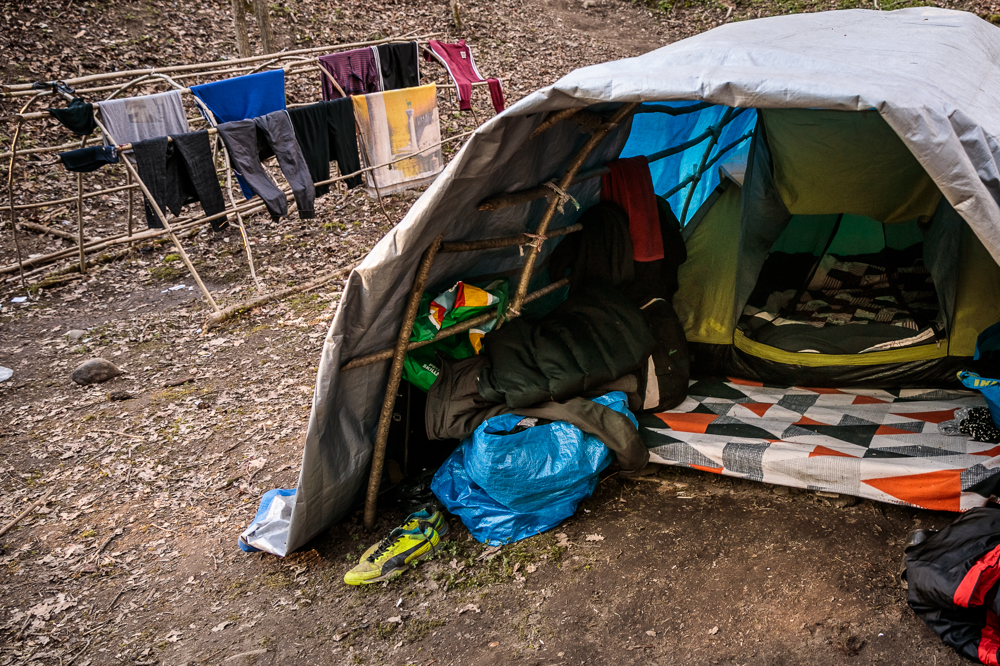 În căutarea lui Gică - românul omorât într-un parc din Huskvarna, Suedia, de doi adolescenți. Paște în pădure cu cei mai nevoiași dintre compatrioți (1)