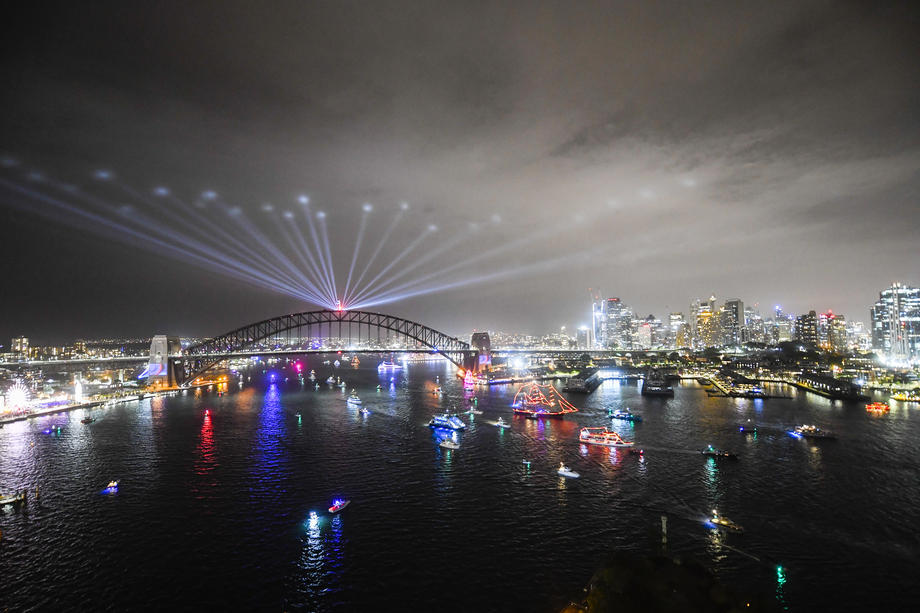 Mistuită de incendii devastatoare, Australia nu a renunțat la focurile de artificii din Sydney, la trecerea în 2020