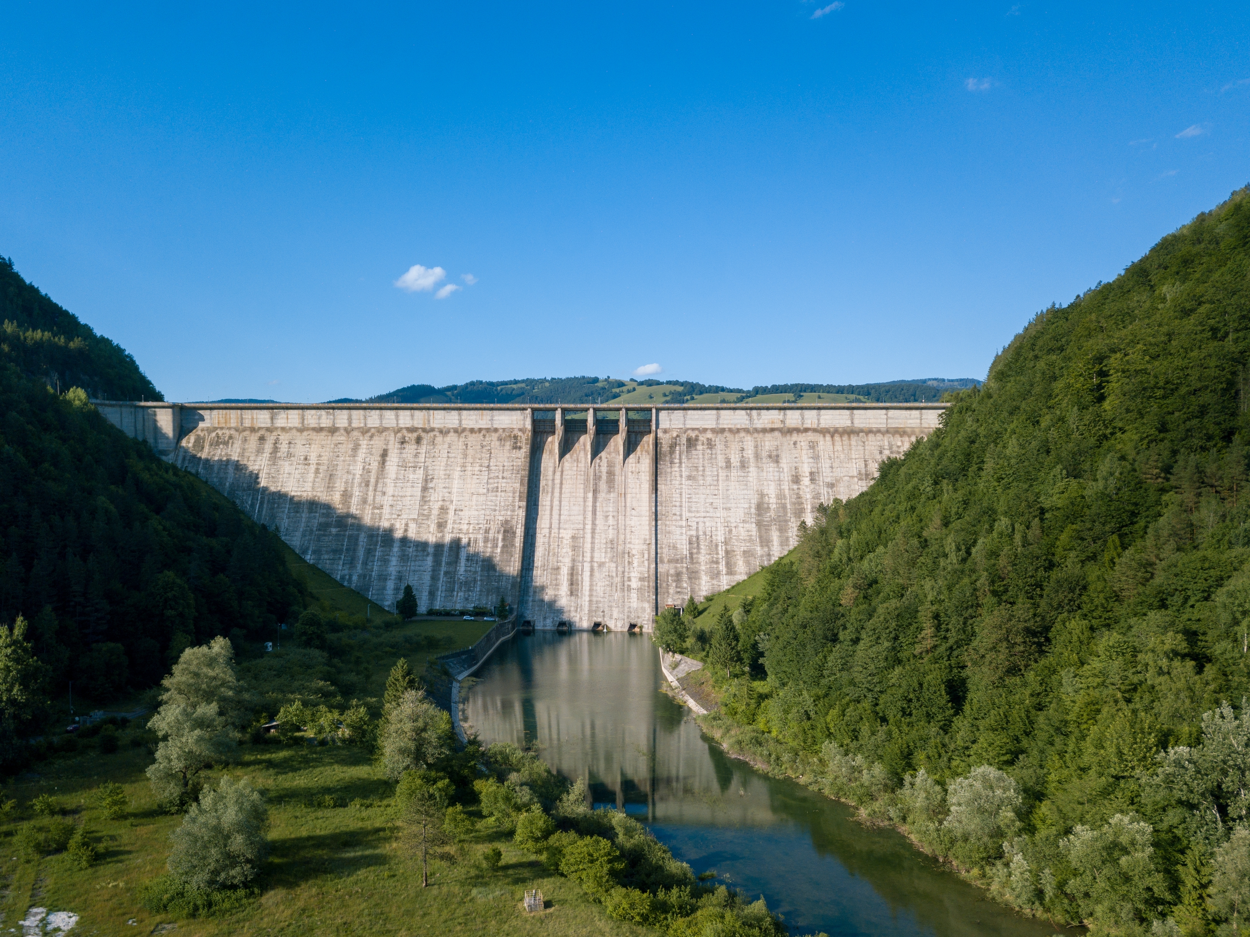 Cheile Bicazului - unde se află și ce activități poți face aici. Obiective turistice și trasee montane