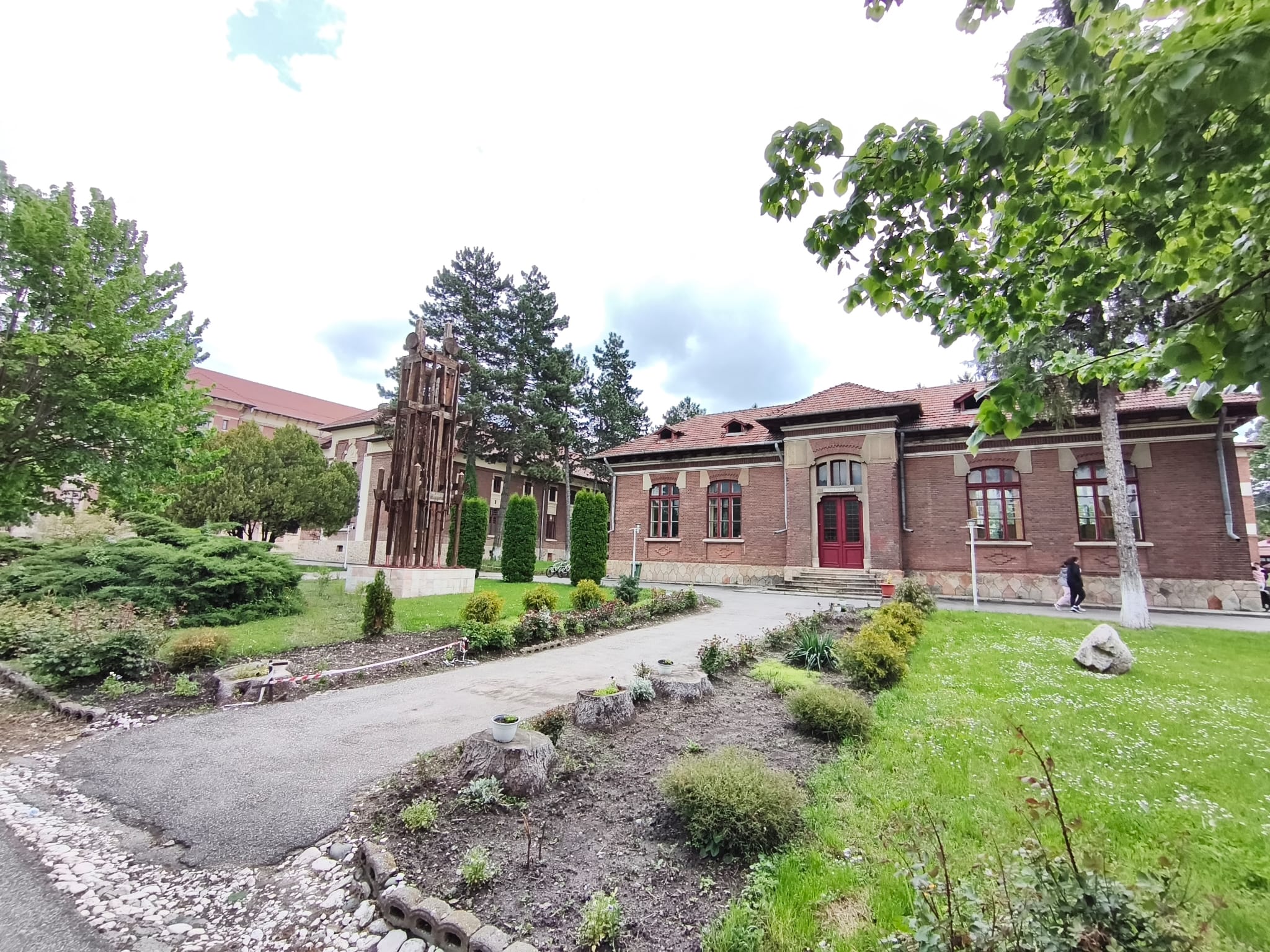 Povestea colegiului ridicat de regele Carol I la Câmpulung Muscel, pe locul unde trebuia să fie construit Peleșul 