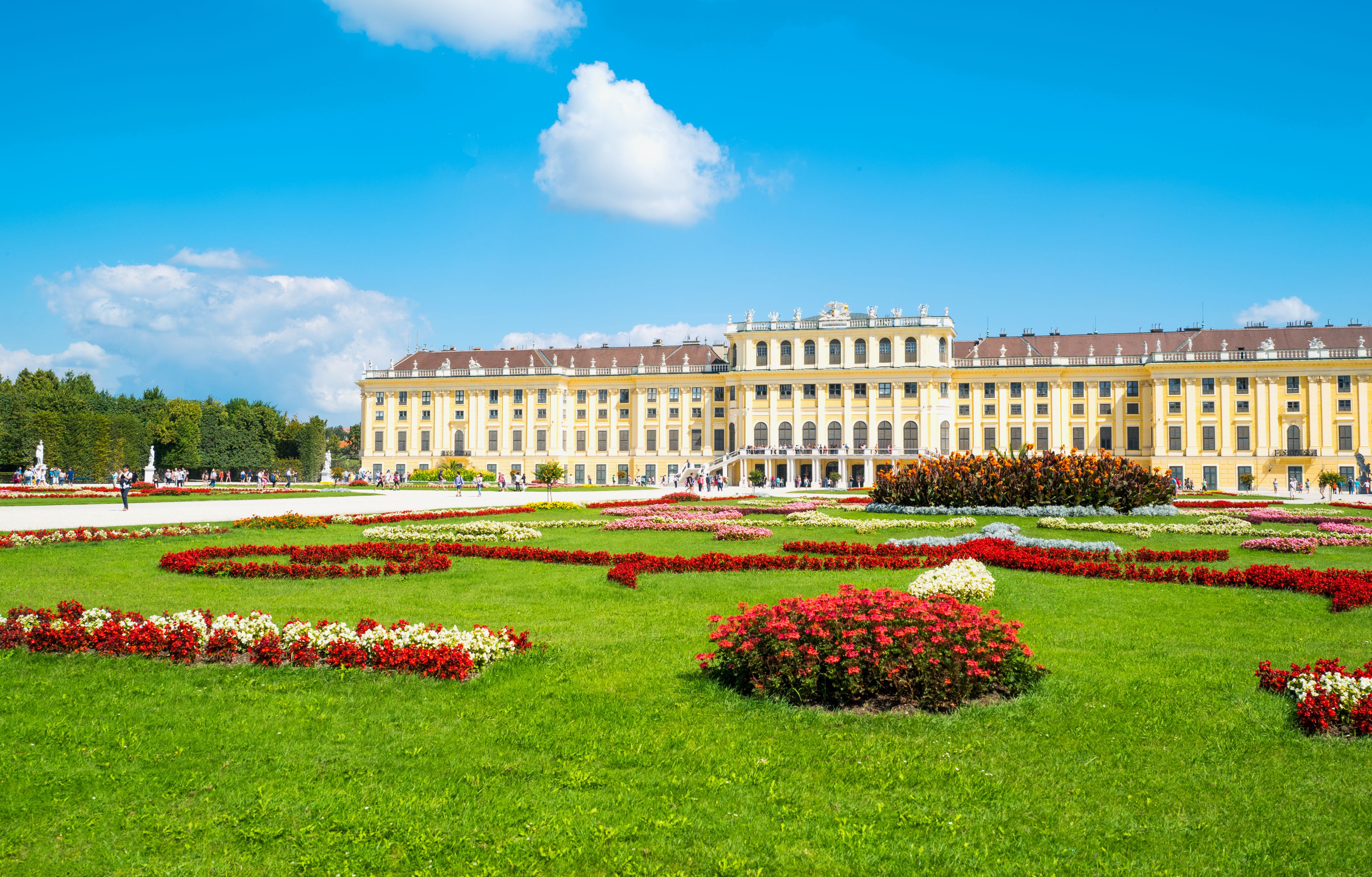 Un castel din România în top 3 cele mai spectaculoase palate din Europa: „Ca într-un basm”