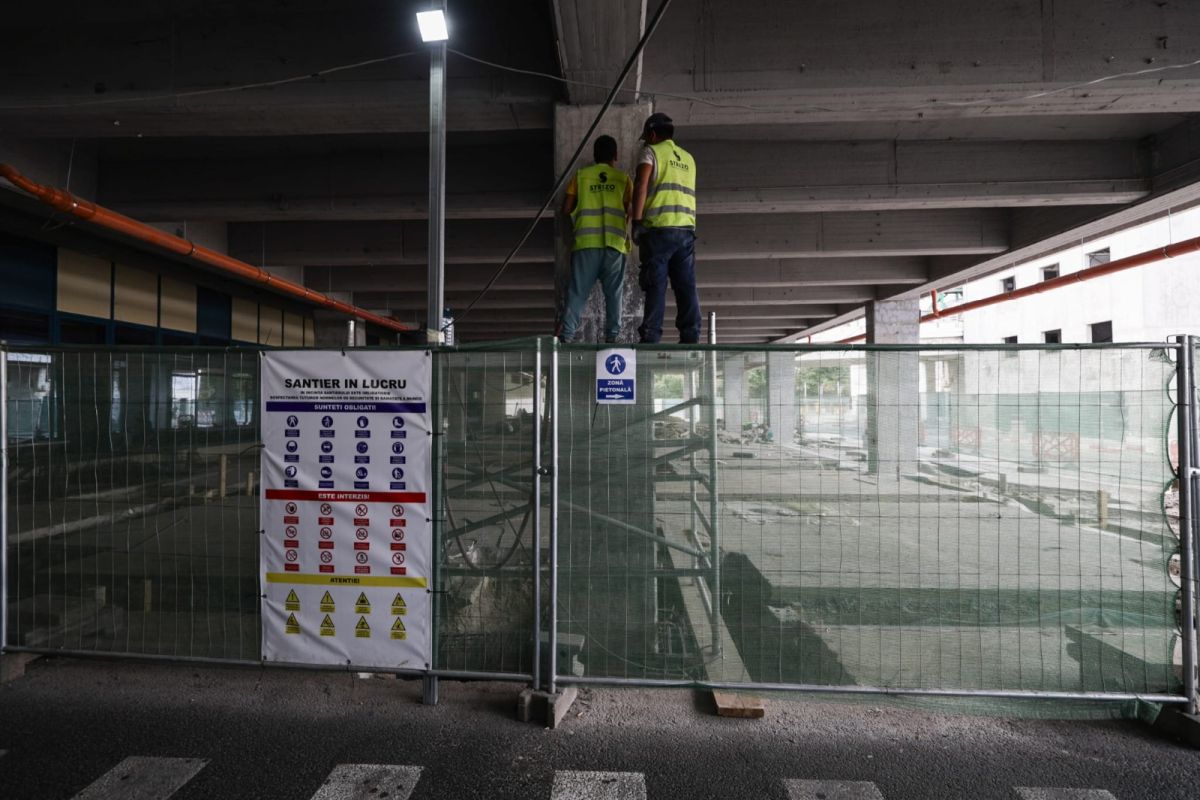 Parcarea Sosiri de la Aeroportul Henri Conadă a fost închisă astăzi: la toamnă se deschide una nouă, pe 4 niveluri