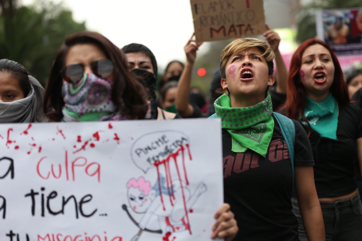 O tânără a fost ucisă și mutilată brutal în Mexic. A urmat un val de furie: manifestații feministe împotriva guvernului și a ziarelor