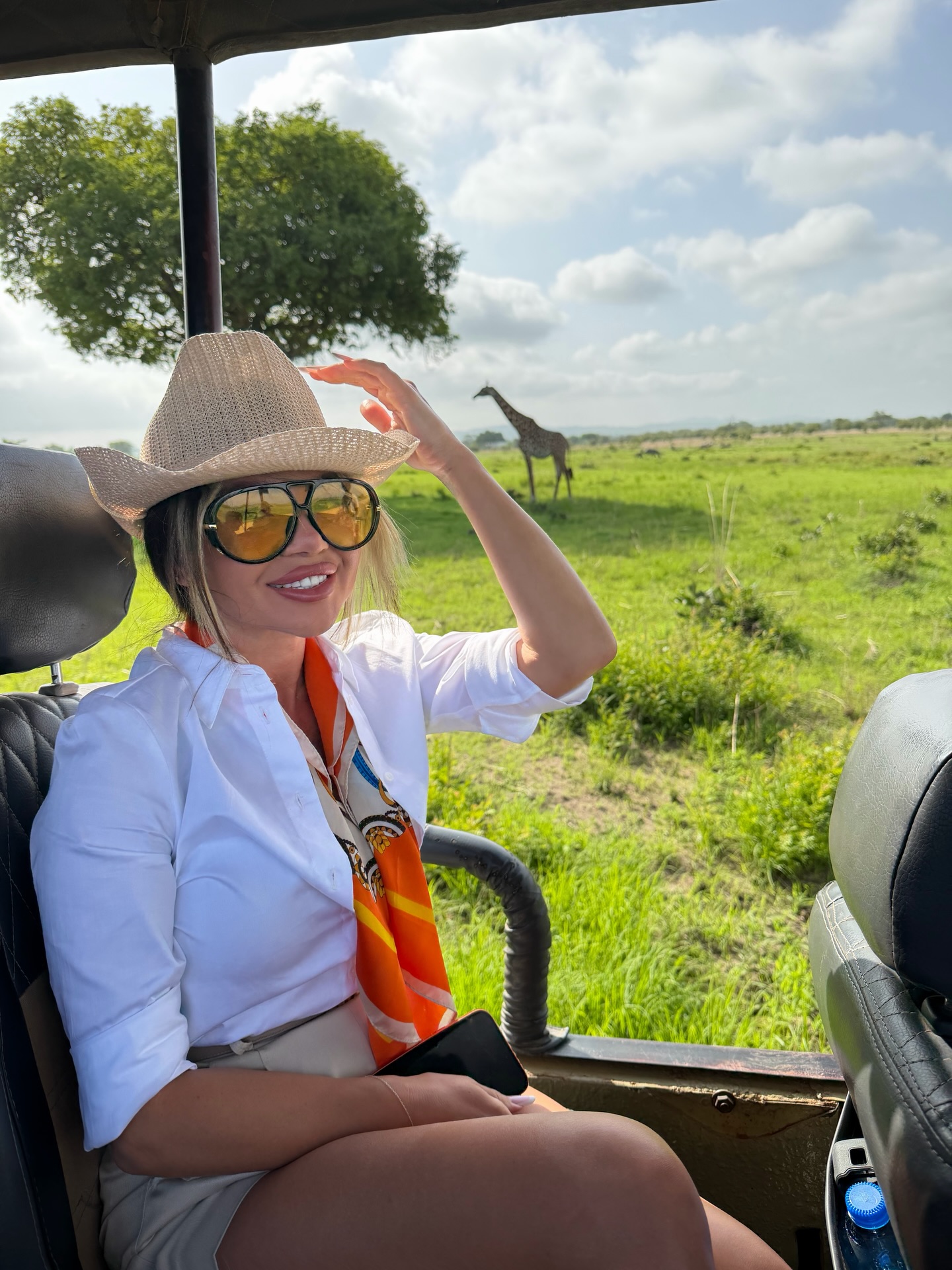 Ce a pățit iubita lui Cătălin Cazacu în Africa: „E bine, a supraviețuit”! De ce a ajuns la spital în Tanzania