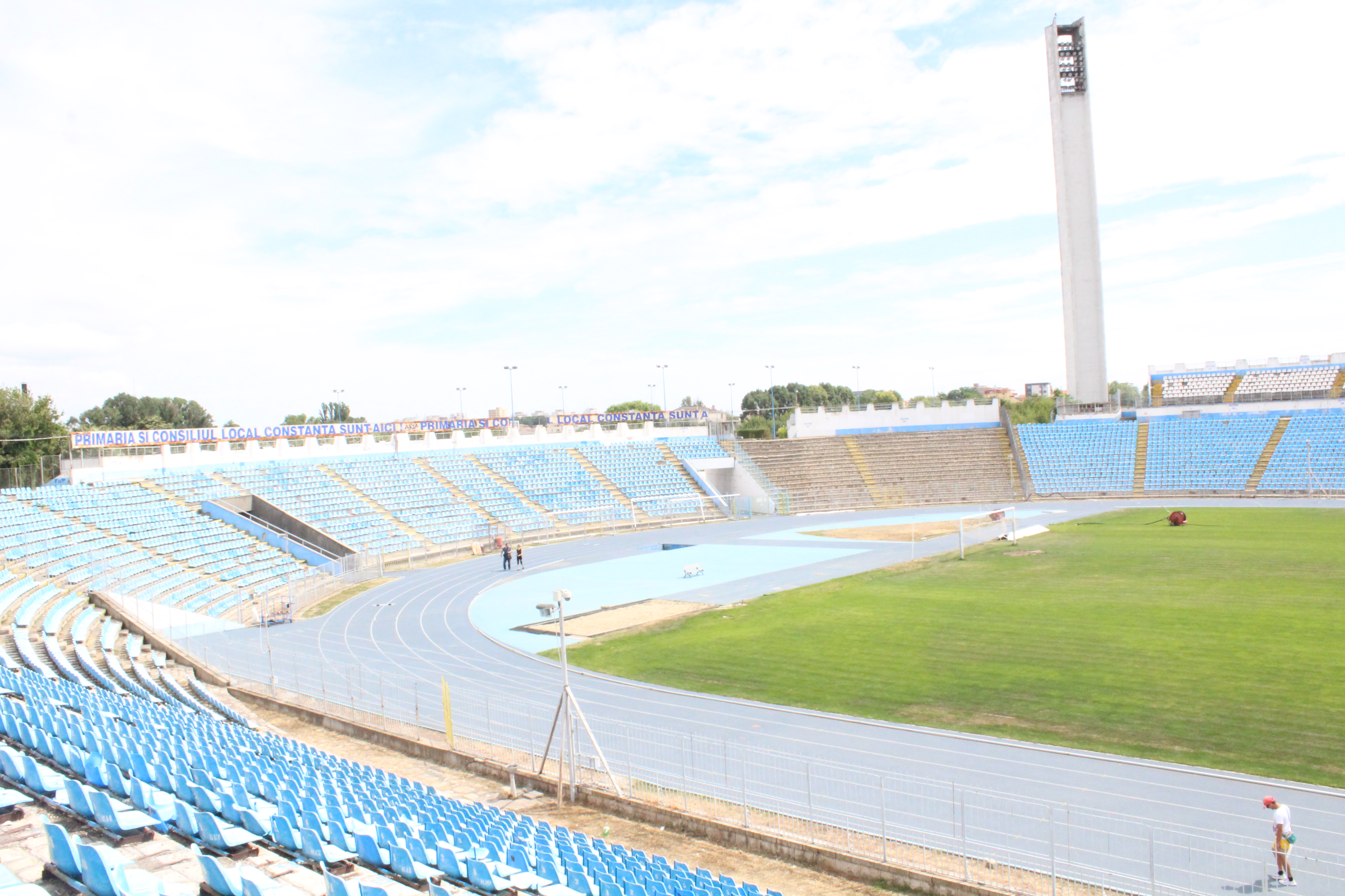 Supercupa de pe 8 iulie, pe un stadion ca după bombardament / FOTO
