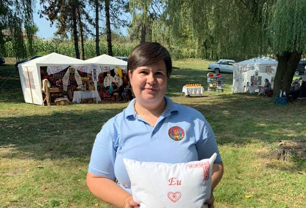 O basarabeancă de 37 de ani a fost decorată de Elisabeta a II-a a Marii Britanii pentru munca ei caritabilă. „Dacă trecem de la «Nu pot» la «Ce aș putea face», lucrurile ar putea fi mișcate din loc”
