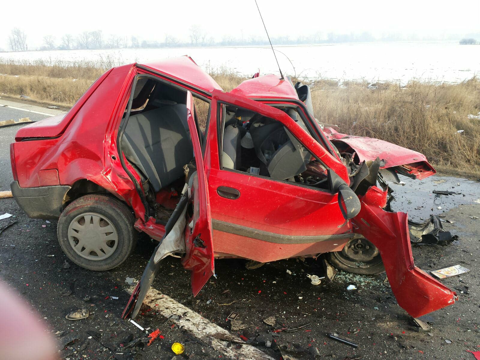 Trei oameni au murit într-un accident în Orăștie. Impact violent între două mașini / FOTO