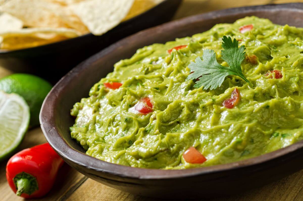 Ce este guacamole și cum se mănâncă. Cea mai simplă rețetă și trucuri pentru acest sos