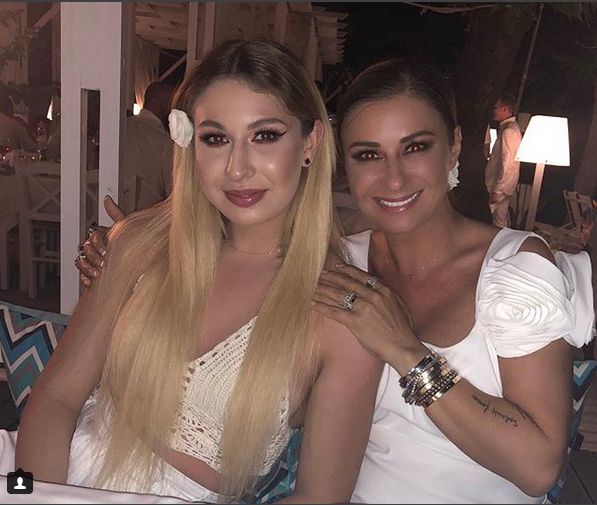 Alex Bourceanu s-a însurat în Grecia. Ce bine au arătat mirii, dar s-o vezi pe nașa Anamaria Prodan | FOTO