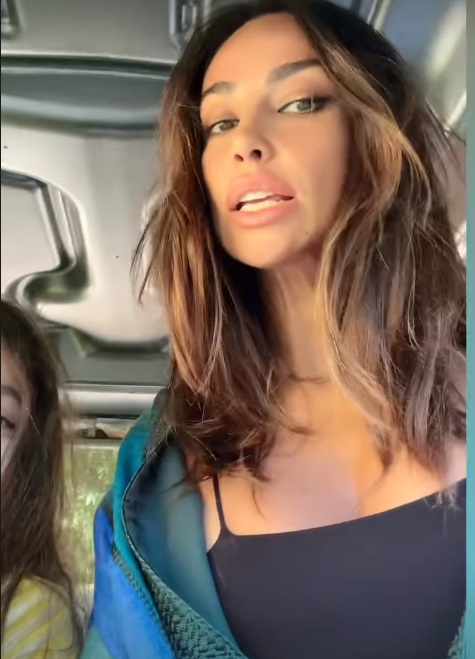 Imagini rare cu fiica Mădălinei Ghenea. Cât a crescut Charlotte, care la șase ani e pasionată de olărit