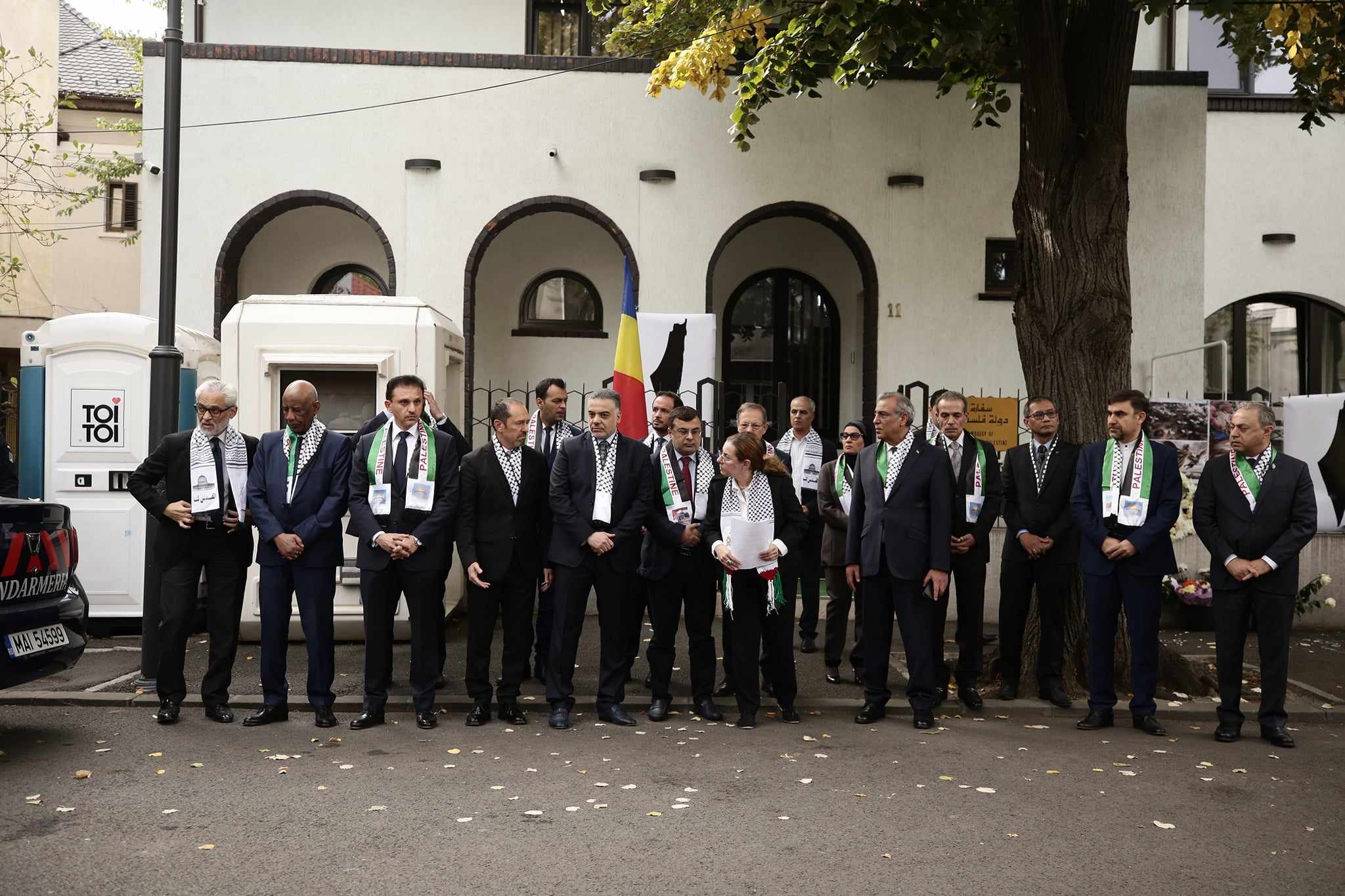 Reprezentanți diplomatici din circa 20 de state își exprimă solidaritatea cu poporul palestinian, la o manifestație în fața Ambasadei Palestinei la București