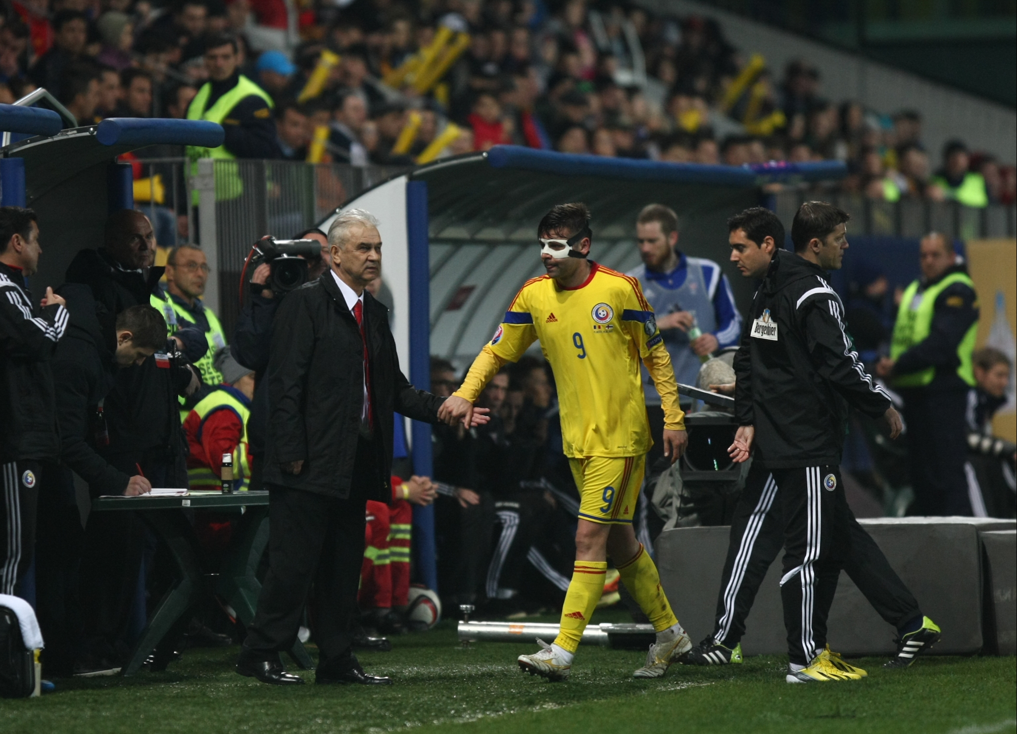 România - Feroe 1-0. S-a scandat: "Ruşine să vă fie!" / GALERIE FOTO