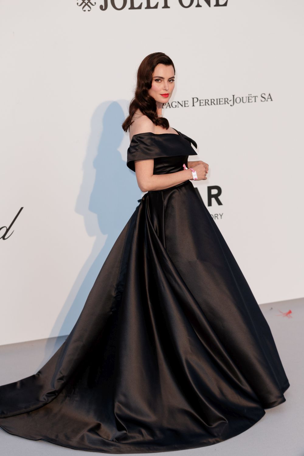Catrinel Menghia și Mădălina Ghenea au strălucit la Cannes 2019. Româncele au purtat ținute spectaculoase