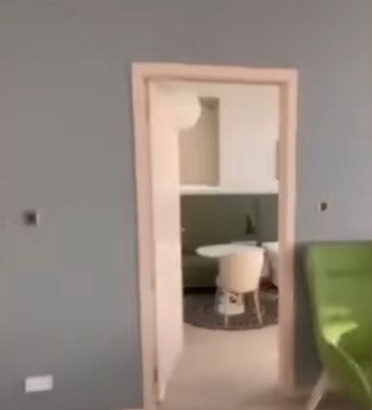 Imagini din apartamentul în care Fulgy locuiește în Dubai. Fiul Vioricăi de la Clejani are succes în Emirate
