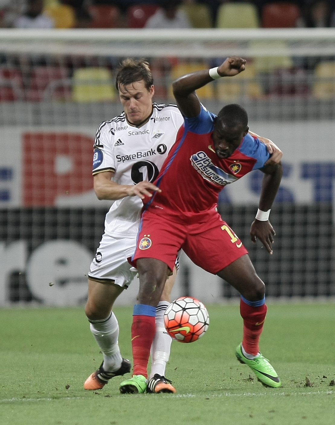 STEAUA - ROSENBORG 0-3. Liga Europa, play-off, manșa tur. Lecție de eficacitate cu o Steaua CĂZĂTOARE: Mikkelsen, Helland și Jensen au marcat, în timp ce Papp, Muniru, Tade și Chipciu, care a lovit bara, au irosit ocazii mari și foarte mari. Fanii i-au cerut demisia lui Mirel Rădoi! VIDEO