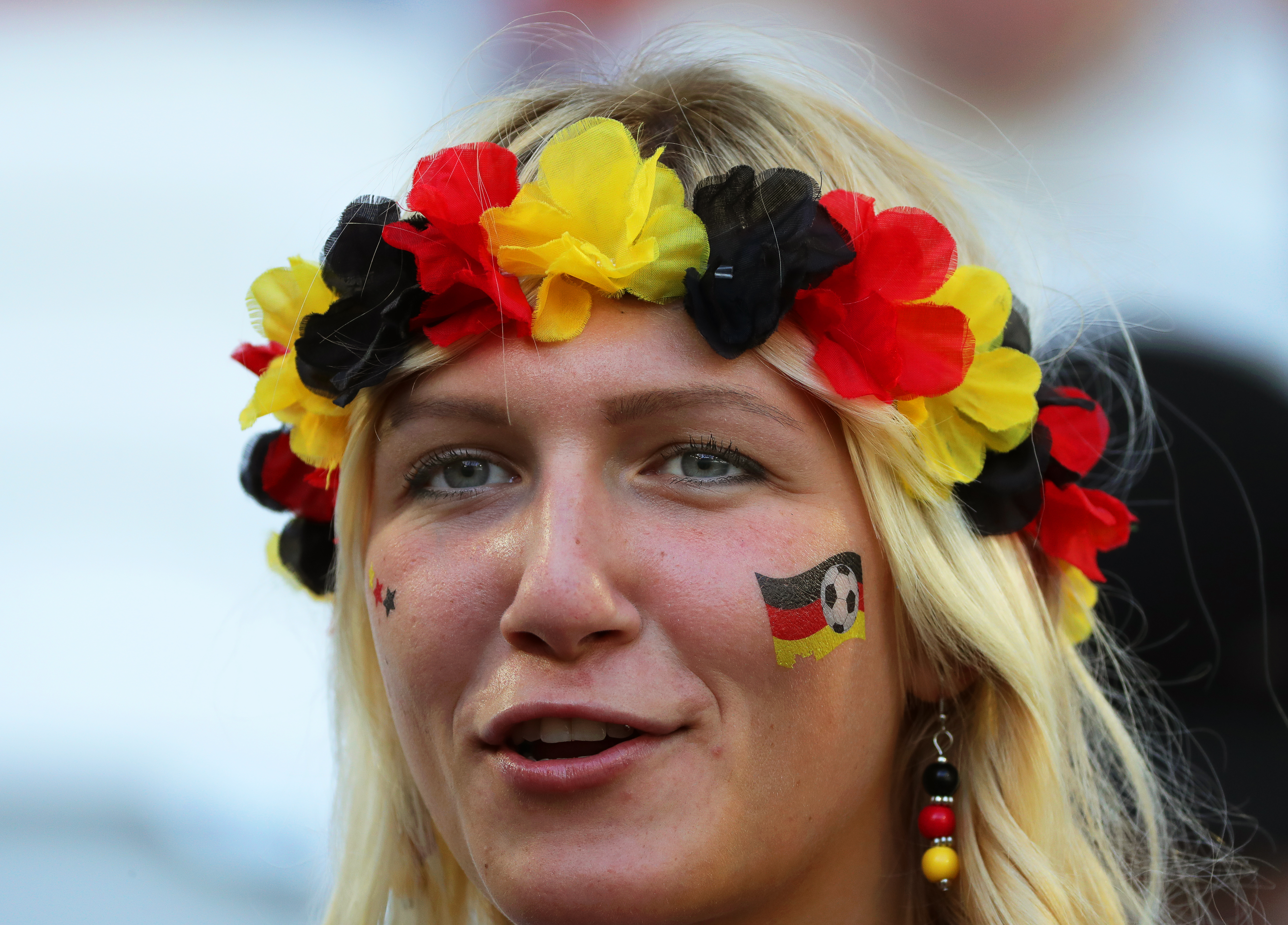 Euro 2016, sferturi. Spectacol în tribune la supermeciul Germania - Italia. Soțiile jucătorilor s-au amestecat printre fani / GALERIE FOTO