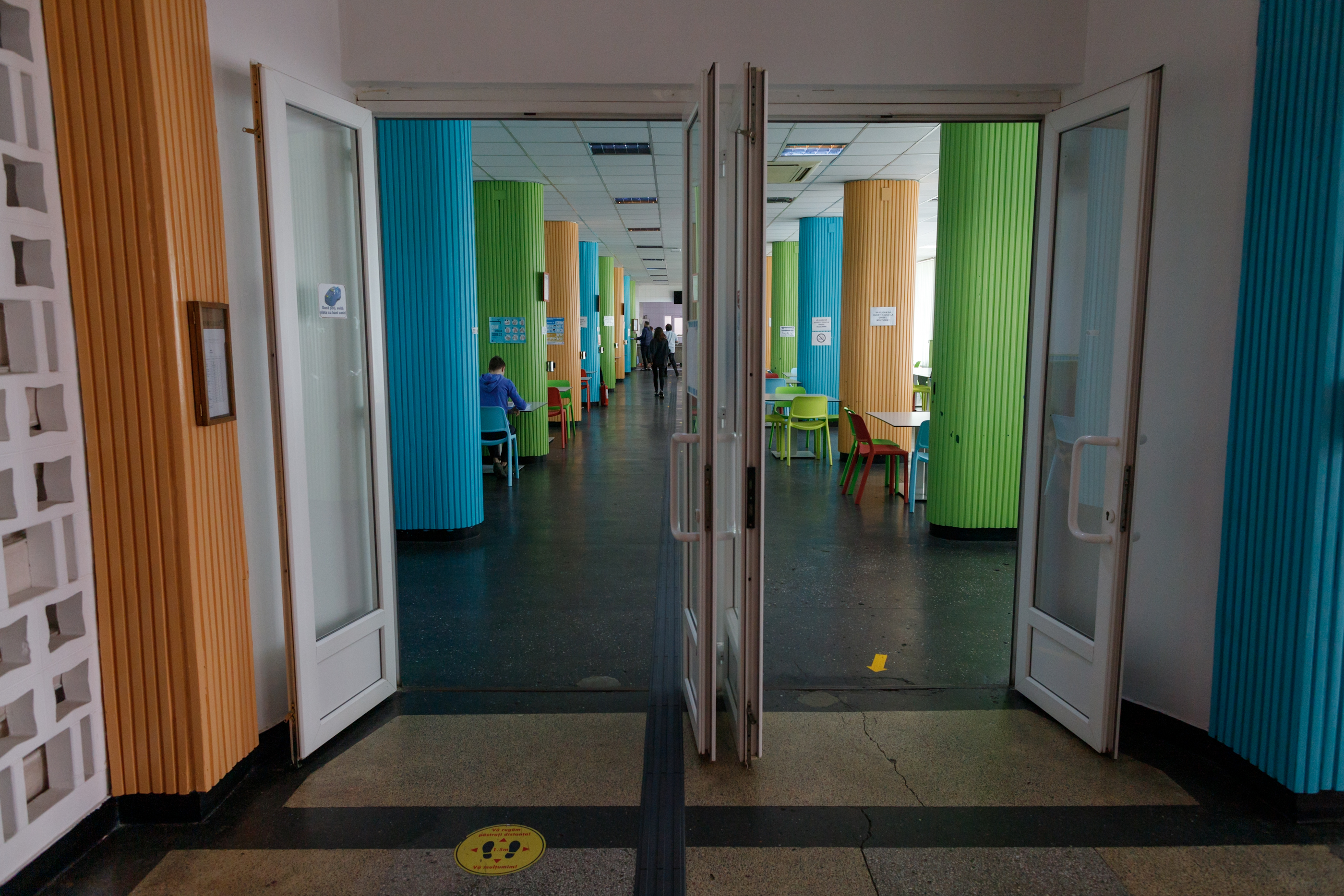 Nu doar seniorii își schimbă meniul din cauza inflației. Cât îi costă pe studenți să mănânce la o cantină universitară