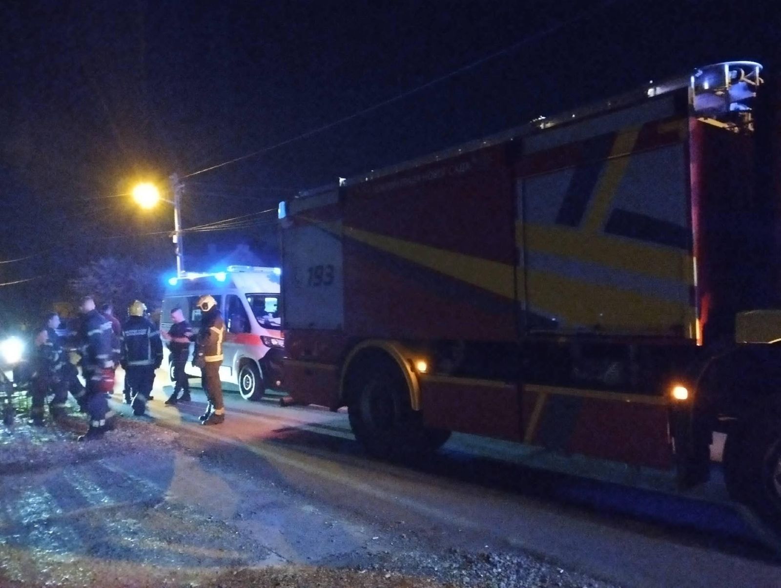 (FOTO) EKSPLOZIJA U KUĆI TOKOM PROSLAVE! Užas kod Novog Sada: Posle praska BUKNUO POŽAR, muškarac pokušao da spreči KATASTROFU