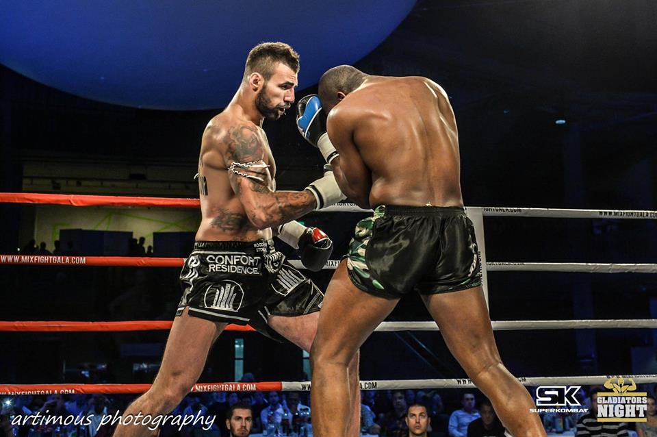 în Elveția, Bogdan Stoica l-a învins pe Horace "Boy Boy" Martin și a devenit challenger la titlul mondial. Victorie în runda a doua, prin TKO / GALERIE FOTO