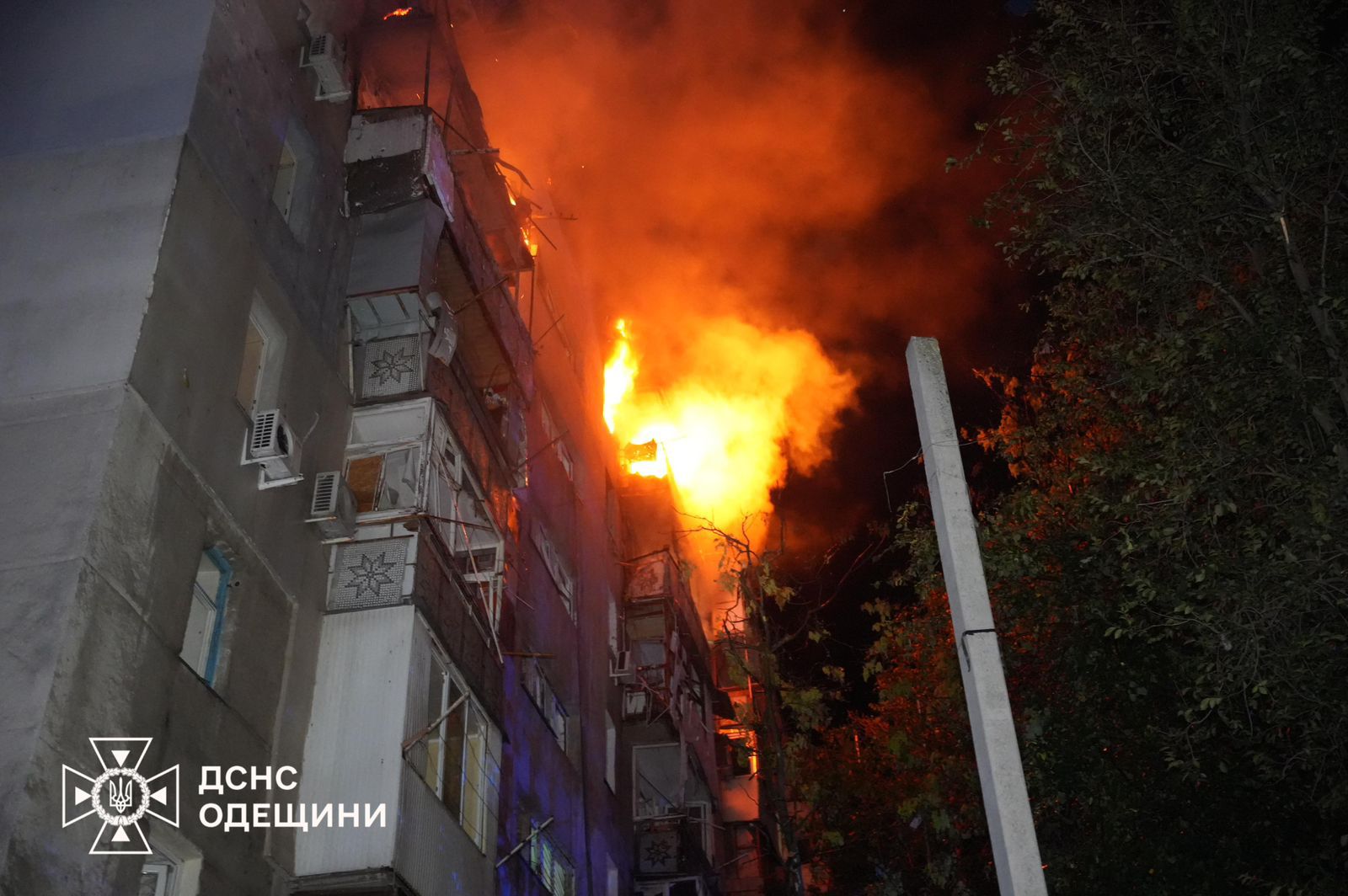 Rusia a trimis un nou val de drone Shahed spre Odesa, o clădire locuită de civili a fost lovită: cel puțin o persoană a murit
