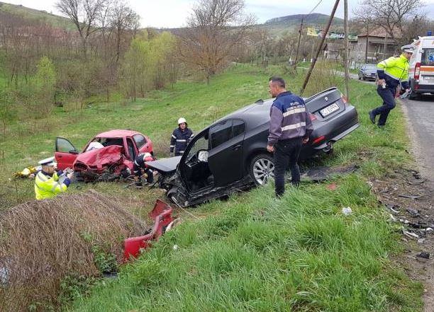 Șofer nevinovat, mort într-un accident în Cluj. A fost izbit în plin de un tânăr care circula cu viteză (FOTO & VIDEO)