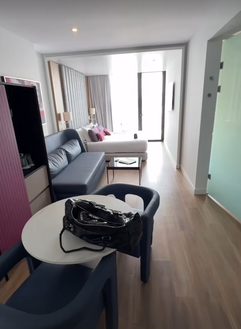 Imagini din vacanța lui Cătălin Botezatu. Unde se relaxează creatorul de modă, care nu apare alături de noua iubită: „În sfârșit”