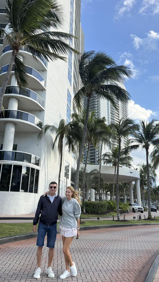Valentina Pelinel s-a întors din Miami cu kilograme în plus. Cât s-a îngrășat și de ce nu a mai ținut postul Paștelui. „Nu sunt atât de cumințică”